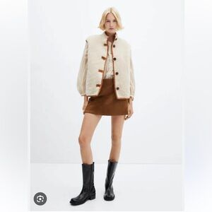 REVERSIBLE SHEARLING VEST ECRU